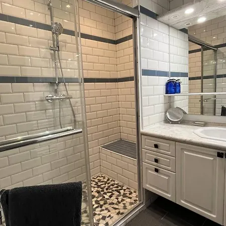 Plain-pied 3 Chambres, Terrasses A - Fr-1-696-80